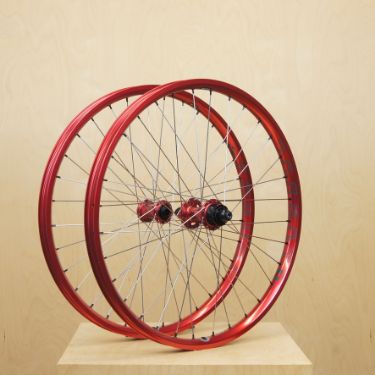 Zobrazit detail produktu - KASTAR X- 01 RED 26" Obrázek KASTAR X- 01 RED 26"